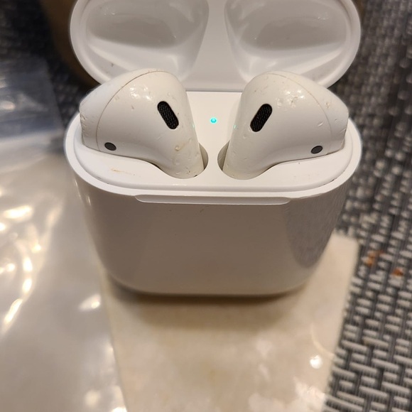AIrpods 1st & 2nd GEN - A1602 and A1938 - Picture 3 of 4